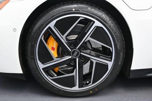 2023 Audi RS e-tron GT Base
