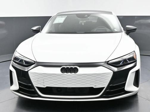 2023 Audi RS e-tron GT Base