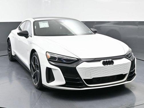 2023 Audi RS e-tron GT Base