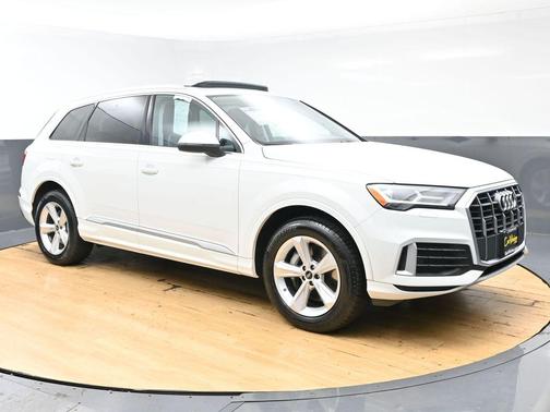 Carrara White 2023 Audi Q7 45 Premium