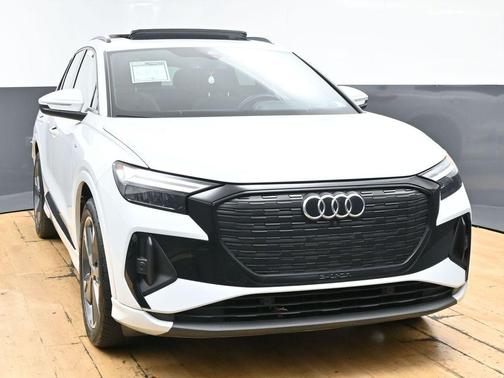 Glacier White Metallic 2024 Audi Q4 e-tron 55 quattro Premium