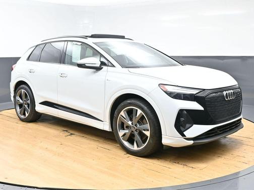 Glacier White Metallic 2024 Audi Q4 e-tron 55 quattro Premium