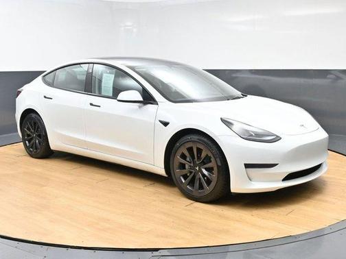 Pearl White Multi 2023 Tesla Model 3 Base