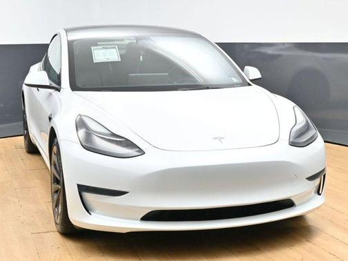 Pearl White Multi 2023 Tesla Model 3 Base