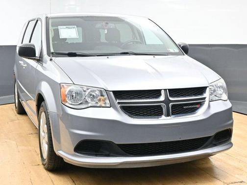 Billet Silver Metallic Clearcoat 2017 Dodge Grand Caravan SE