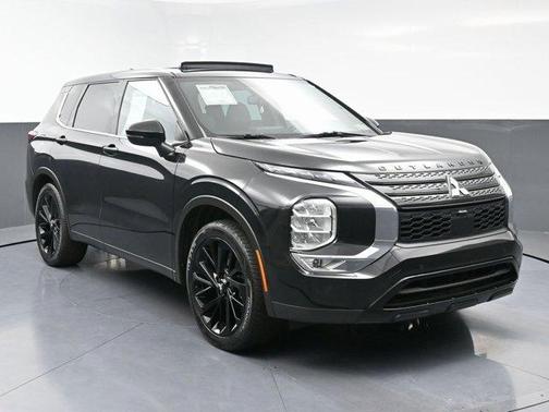 2022 Mitsubishi Outlander Black Edition