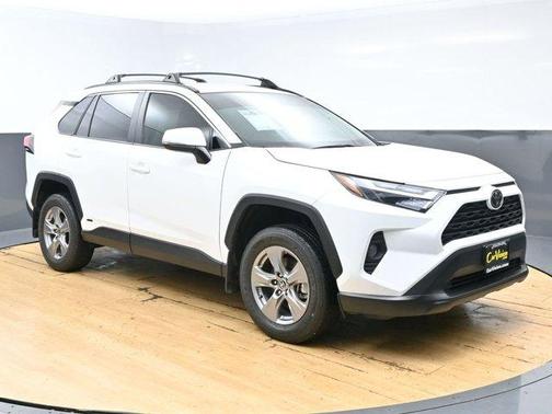 Ice 2025 Toyota RAV4 Hybrid LE