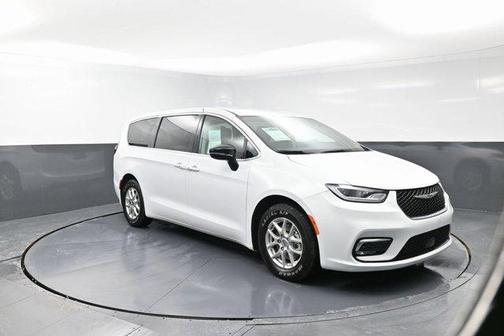 2024 Chrysler Pacifica Touring-L