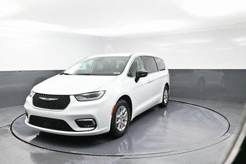 2024 Chrysler Pacifica Touring-L