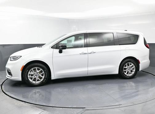 2024 Chrysler Pacifica Touring-L