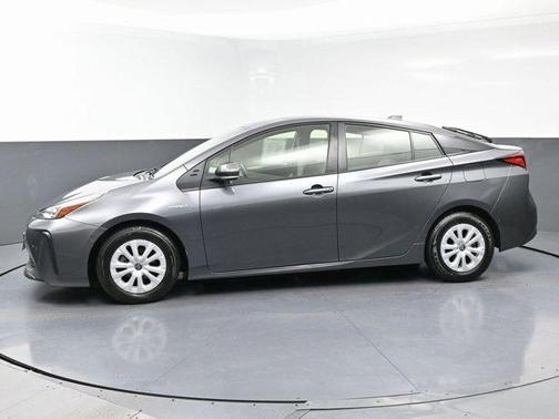 2022 Toyota Prius LE