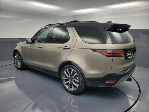 2023 Land Rover Discovery P300 R-Dynamic S