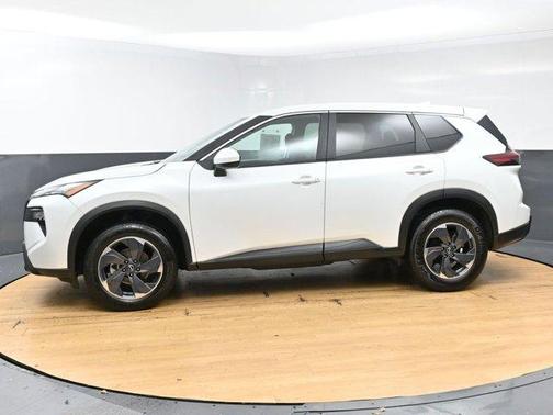 Everest White P 2024 Nissan Rogue SV