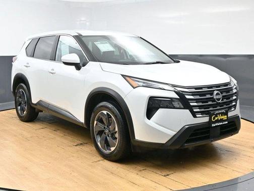 Everest White P 2024 Nissan Rogue SV