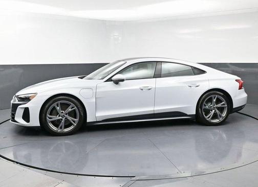 2023 Audi e-tron GT Premium Plus