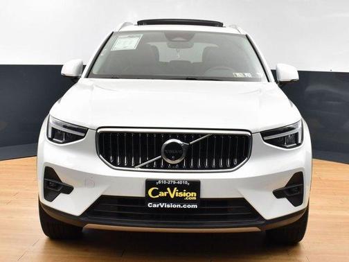 2024 Volvo XC40 B5 Plus Bright Theme