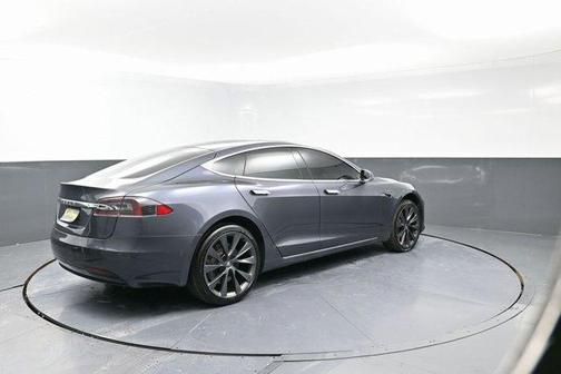 2021 Tesla Model S Long Range