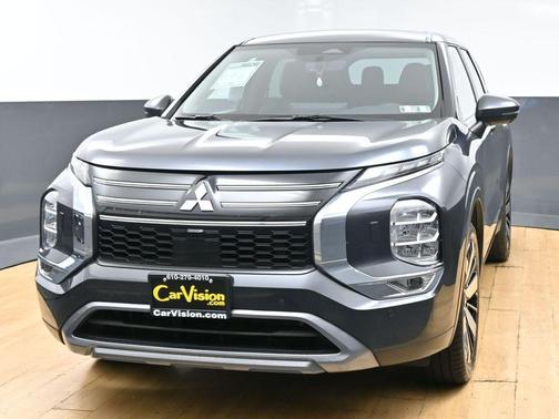 Graphite Gray 2025 Mitsubishi Outlander SE
