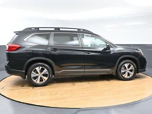 Crystal Black Silica 2023 Subaru Ascent Premium 7-Passenger