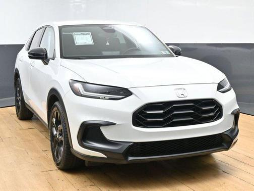Platinum White Pearl 2023 Honda HR-V Sport