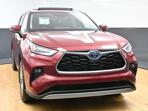 Red 2021 Toyota Highlander Hybrid Platinum