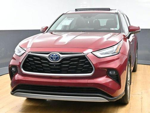 Red 2021 Toyota Highlander Hybrid Platinum