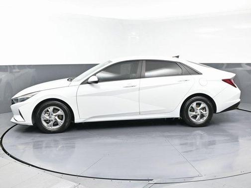 2021 Hyundai ELANTRA SE