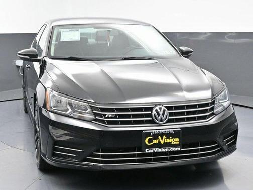 2016 Volkswagen Passat 1.8T R-Line w/ Comfort