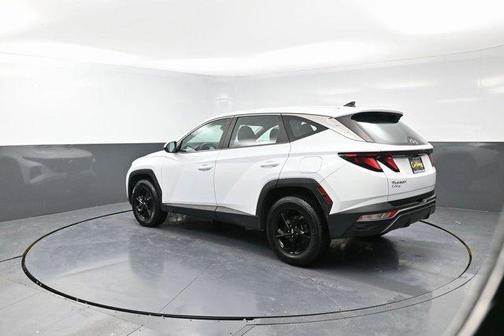 2022 Hyundai TUCSON SE