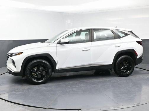 2022 Hyundai TUCSON SE