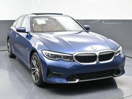 2022 BMW 330e xDrive