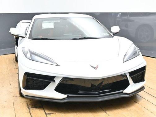 Arctic White 2023 Chevrolet Corvette Stingray w/2LT
