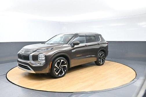 Deep Bronze Metallic 2024 Mitsubishi Outlander PHEV SEL EDITION