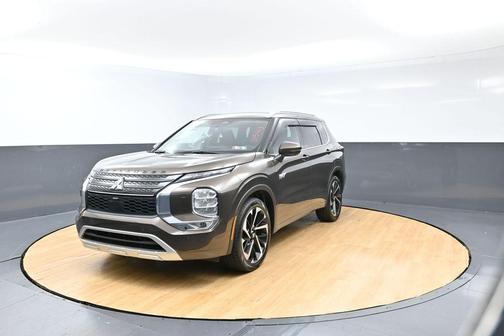 Deep Bronze Metallic 2024 Mitsubishi Outlander PHEV SEL EDITION