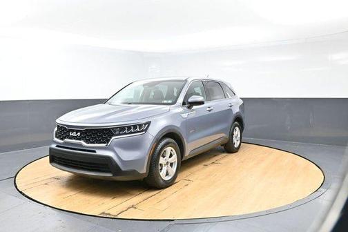 Everlasting Silver 2023 Kia Sorento LX