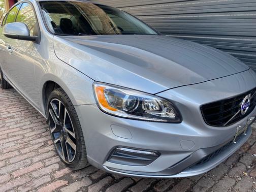 SILVER 2017 Volvo S60 T5 Dynamic