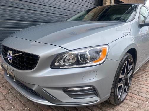 SILVER 2017 Volvo S60 T5 Dynamic
