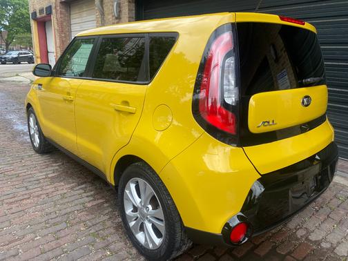 YELLOW 2016 Kia Soul +