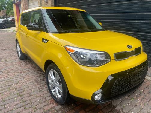 YELLOW 2016 Kia Soul +