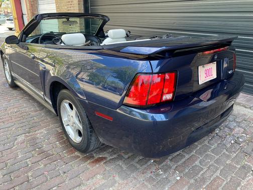 2001 Ford Mustang 