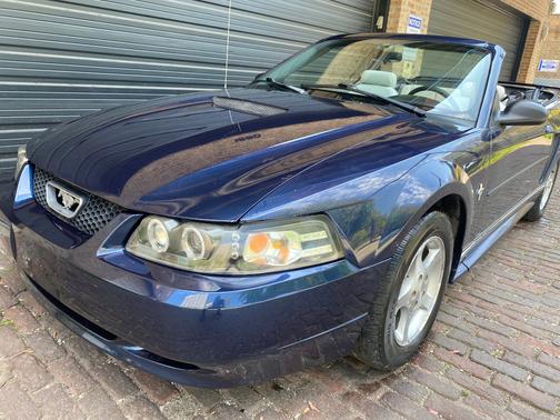 2001 Ford Mustang 
