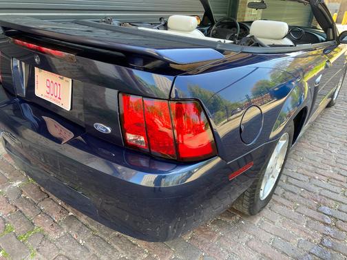 2001 Ford Mustang 