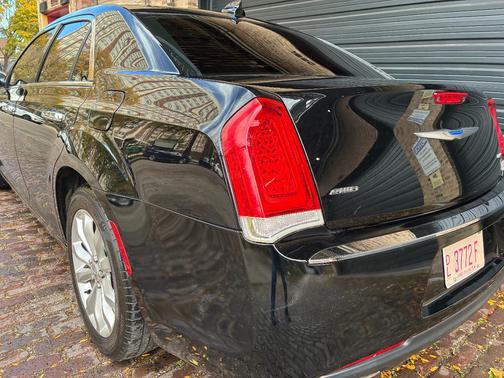 2019 Chrysler 300 Limited