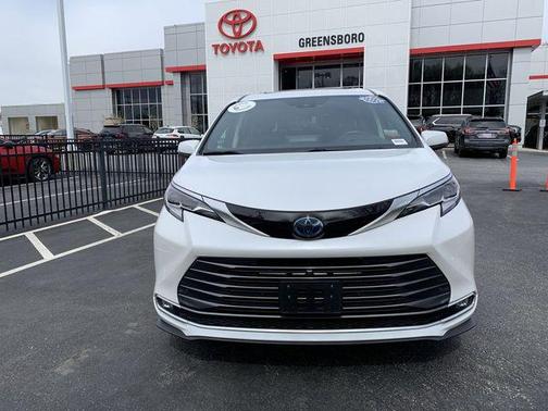 2023 Toyota Sienna Platinum 7 passenger