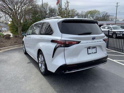 2023 Toyota Sienna Platinum 7 passenger