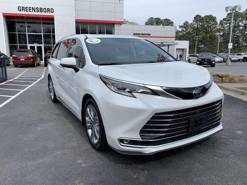 2023 Toyota Sienna Platinum 7 passenger