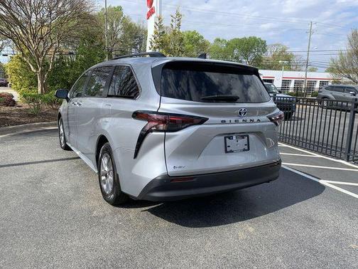 2025 Toyota Sienna XLE