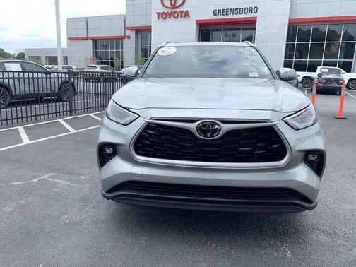 Celestial Silver 2025 Toyota Highlander XLE