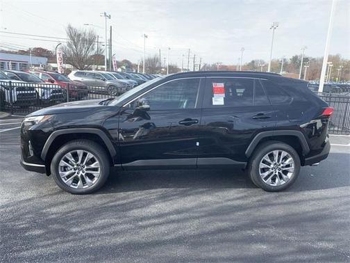 2025 Toyota RAV4 XLE Premium