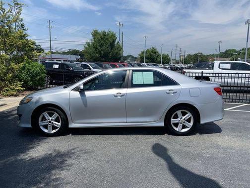 Classic Silver Metallic 2012 Toyota Camry SE